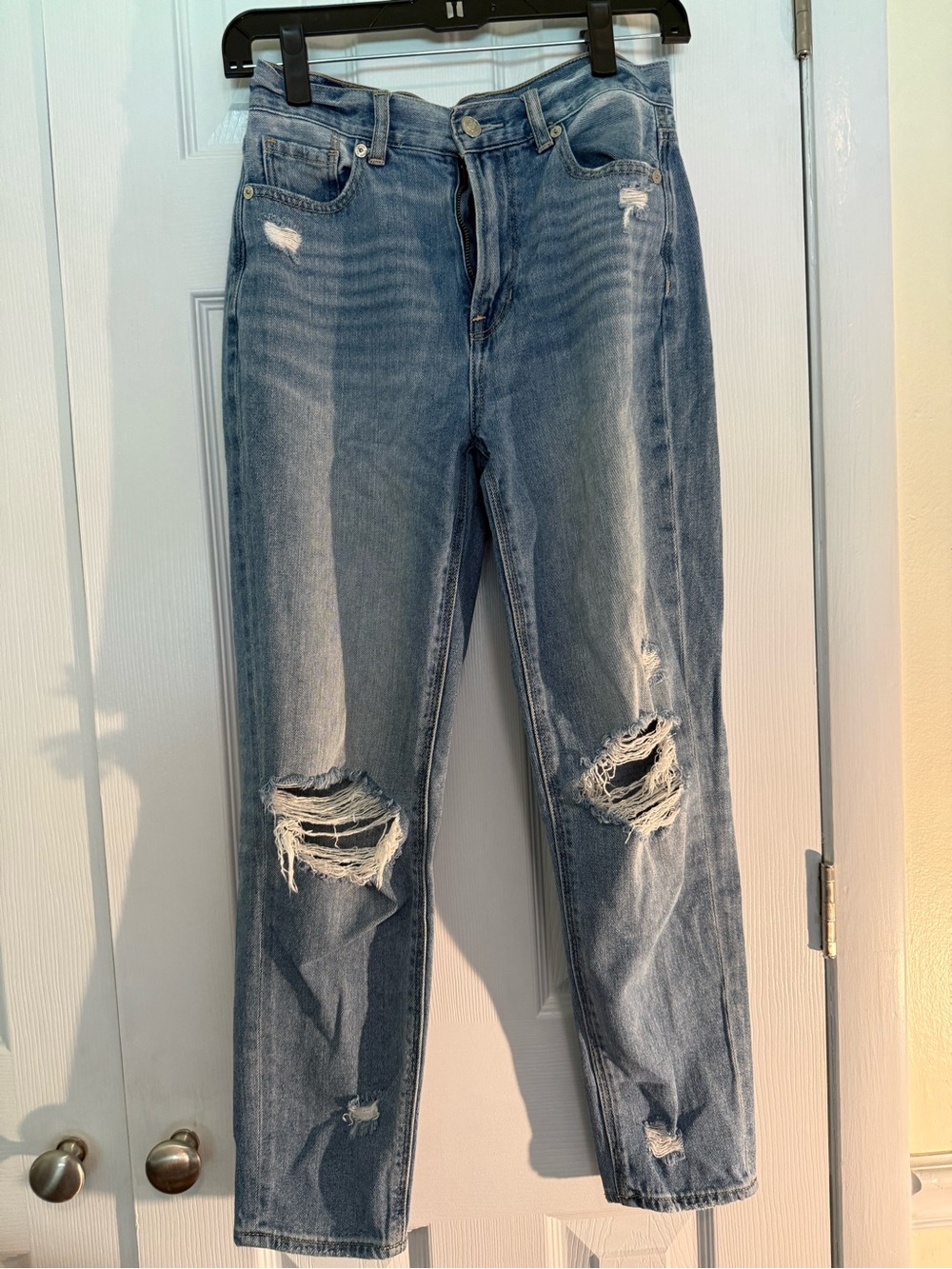 American Eagle Distressed Mom Women's Jeans